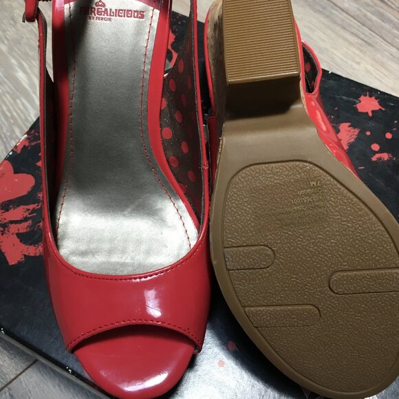 NEW. Fergalicious patent leather orange sandals. Never worn. Sz7M - Picture 3 of 3